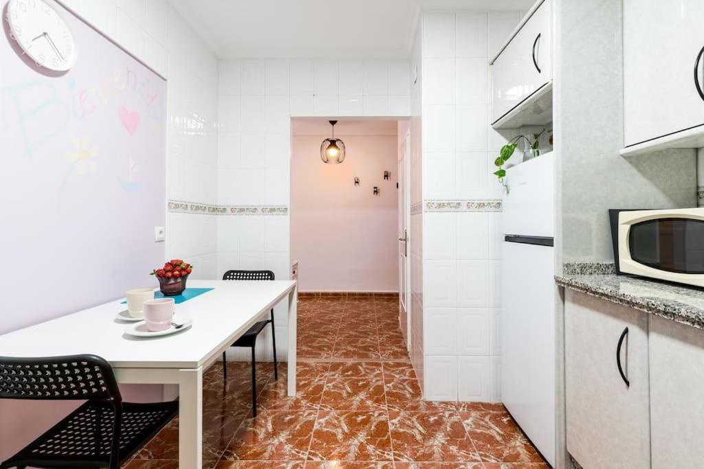 Santa Justa Urban Apartment Севілья Екстер'єр фото