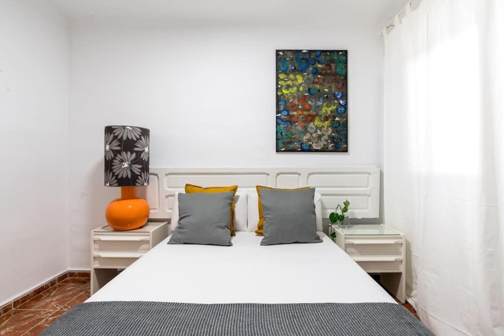 Santa Justa Urban Apartment Севілья Екстер'єр фото