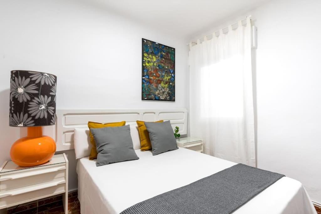 Santa Justa Urban Apartment Севілья Екстер'єр фото