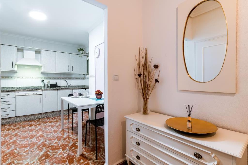 Santa Justa Urban Apartment Севілья Екстер'єр фото