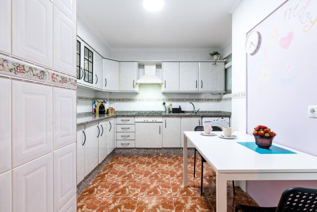 Santa Justa Urban Apartment Севілья Екстер'єр фото